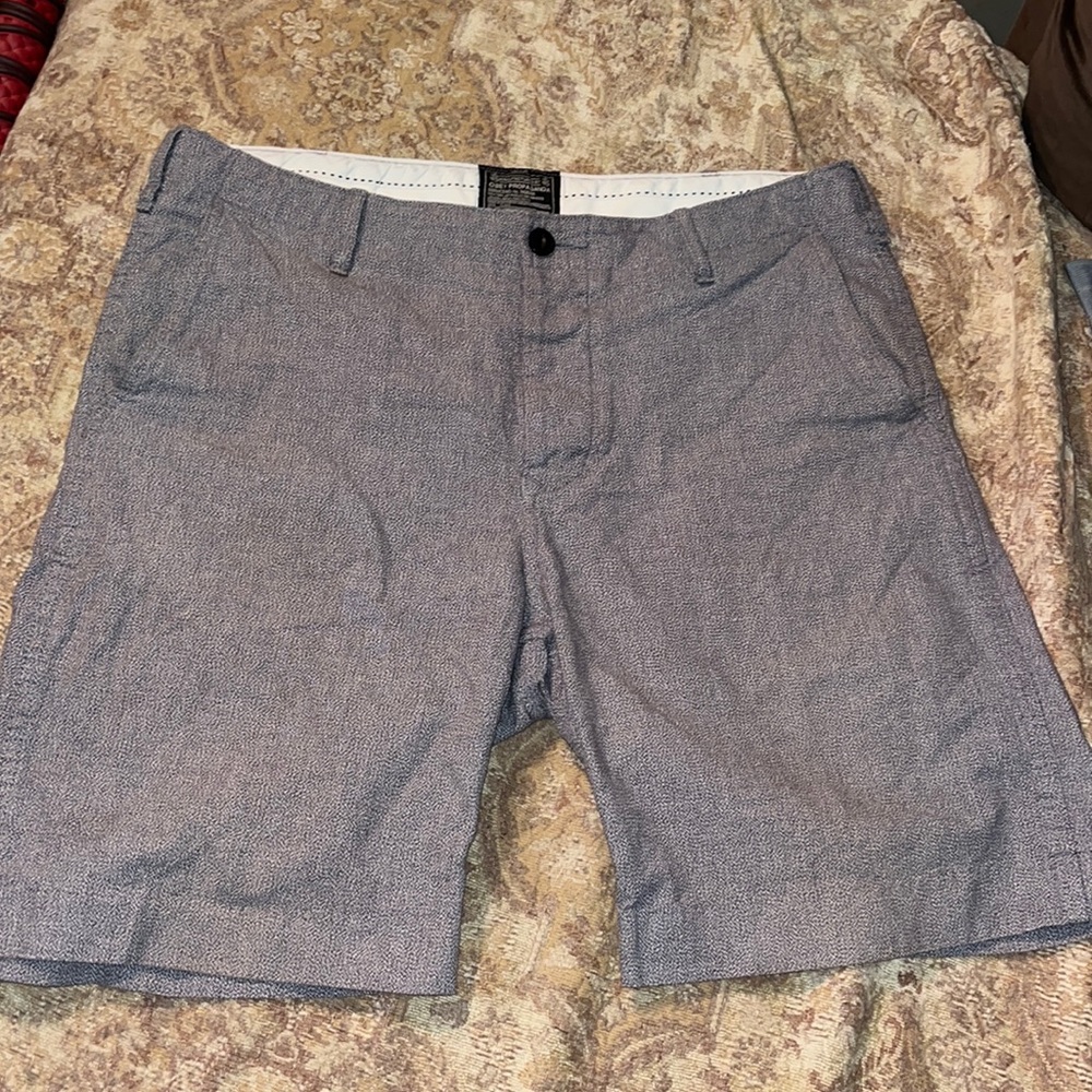 Obey Men's Grey Bermuda Shorts 100% Cotton Shorts sz 32 EUC